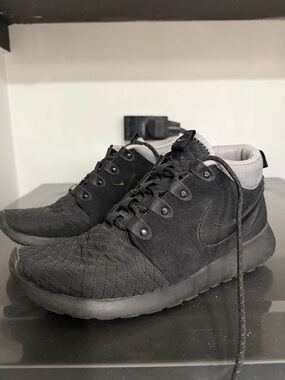 Nike roshe mid 10.5